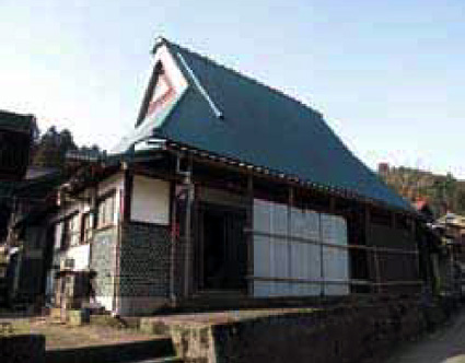 木之本町杉野、再生した古民家で「トチ餅づくり体験交流会」