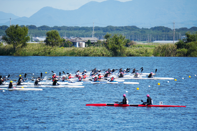 国スポ　カヌー・スプリント 湖上の戦い伊庭内湖で
