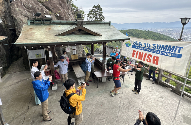 今年のゴールは雪野山 びわ湖 東近江 ＳＥＡ ＴＯ ＳＵＭＭＩＴ