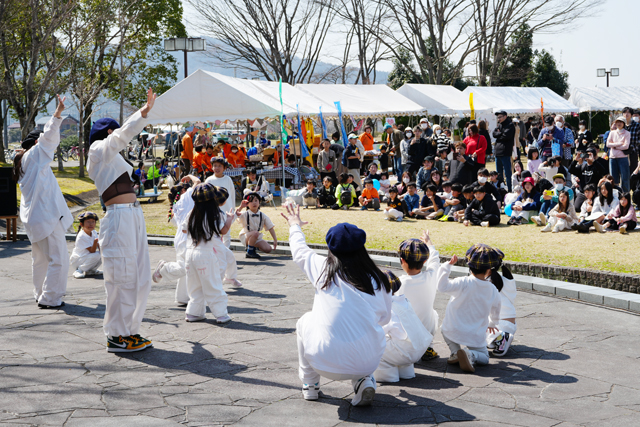 5人祭り 2大イベントを盛大に 五個荘で桜まつり | 滋賀報知新聞
