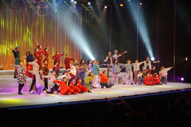 市民が熱演、歌とダンス 東近江創作ミュージカル