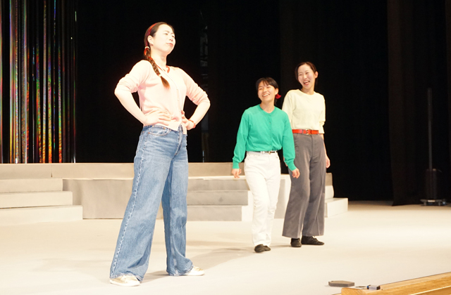 もうすぐ本番、稽古で汗 東近江創作ミュージカル