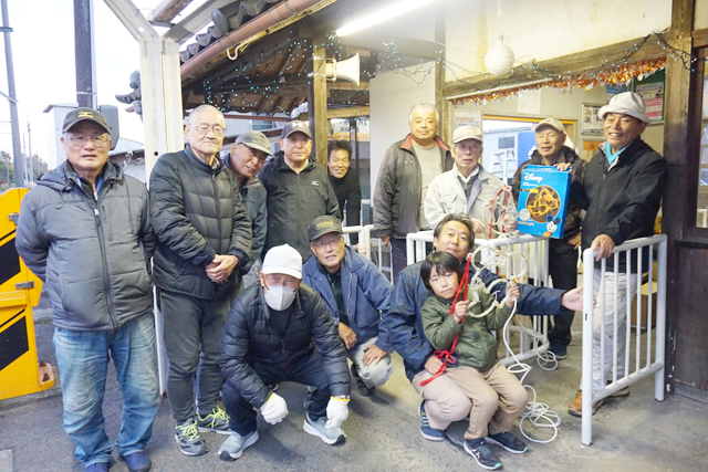 イルミネーション輝く　近江鉄道桜川駅