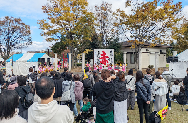 地元の人気者「赤レンジャイ祭り」東近江市商工会青年部