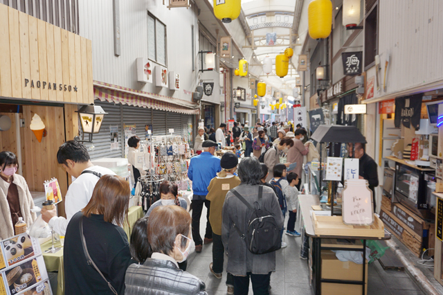てづくり雑貨とおいしい食で商店街アピール