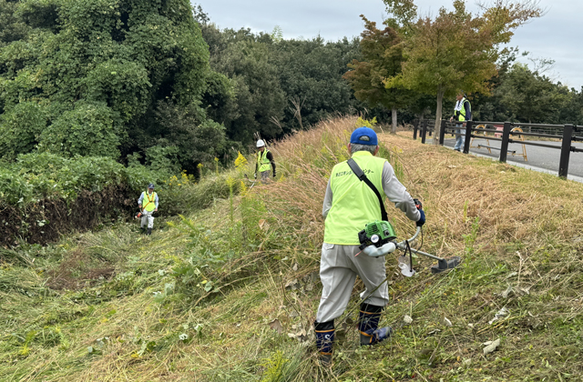 シルバー環境美化の日に呼応 会員100人が清掃活動