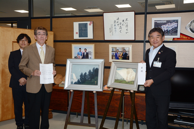 ゆかりある画家作品寄贈 カネヒョウ熊木代表