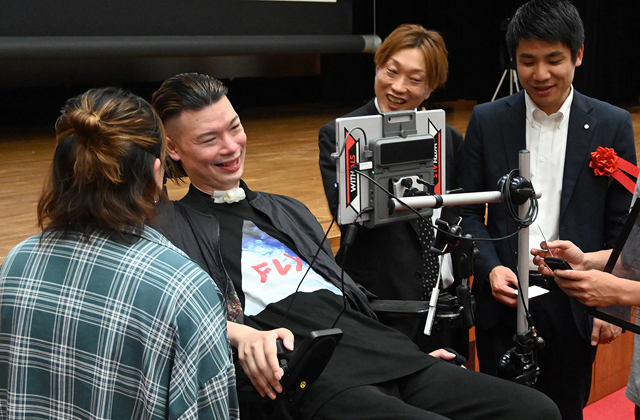 来年の野外音楽フェスティバルを前に映画上映会と子ども職業体験