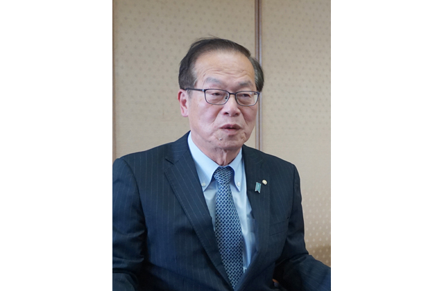 西田町長「行政サービスは守る」ダイハツの認証不正問題で減収見込みの竜王町