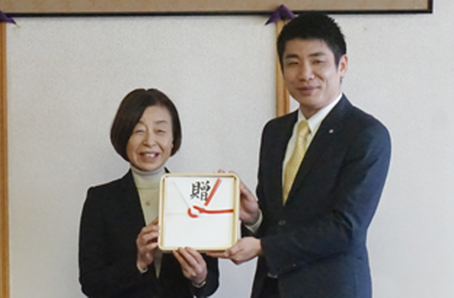 株式会社ヒロセが日野町に10メートル超え大型遊具1式を寄贈