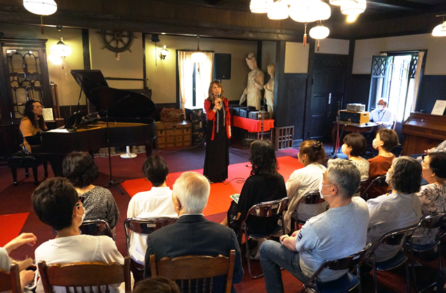 国産最古級のピアノでジャズの音色  洋館いっぱいに