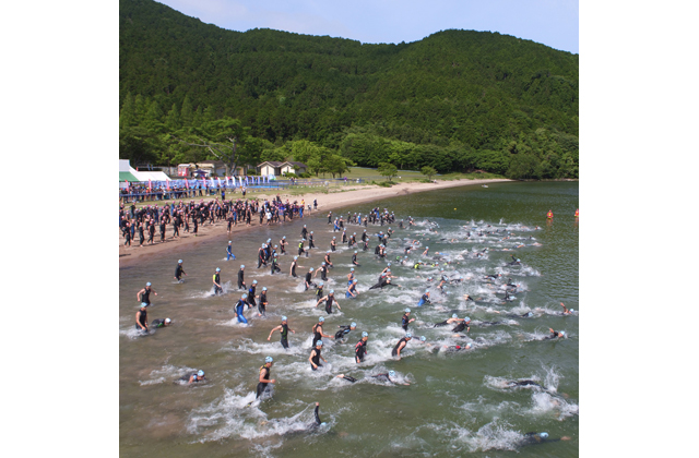 あす午前8時スタート　びわ湖トライアスロン