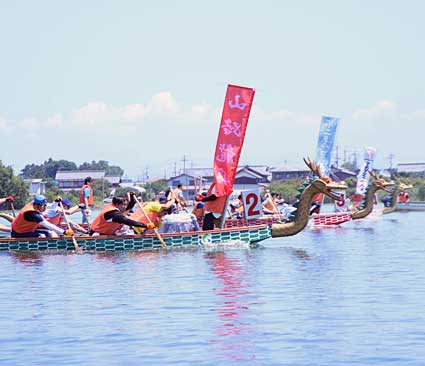 熱い夏、湖上を疾走!