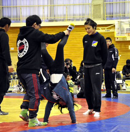 五輪レスリング４連覇　伊調選手が指導