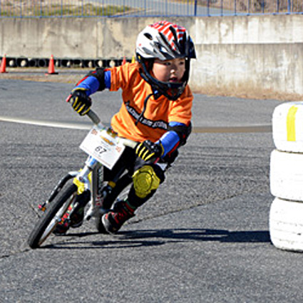 ランバイク国内大会で優勝、世界3位
