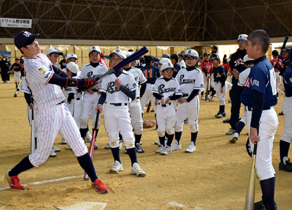 プロ選手から基本を学ぶ 竜王ドリーム野球教室