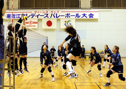 パセリが初優勝　東近江市レディースバレーボール大会