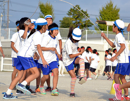 日野町小学校合同体育祭　5校6年生が力いっぱい