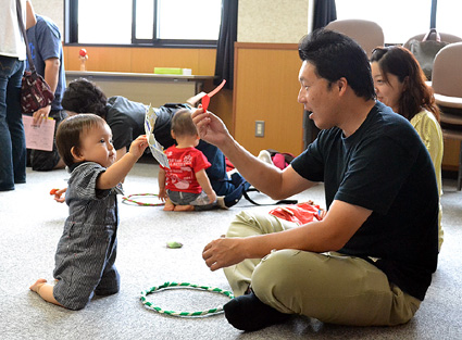 第五回ちびっこまつり 親子が遊びを楽しむ