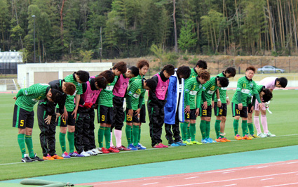 ちびっ子の応援も　ついに負け越し