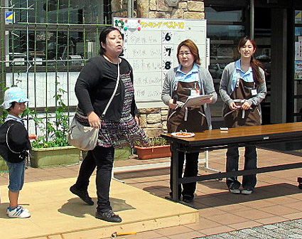 「さくらんぼまつり」にぎわう タネ飛ばし大会で好記録