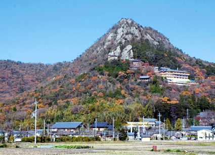 約７千万年前に出来た奇岩 初詣 太郎坊宮・夫婦岩の成り立ち