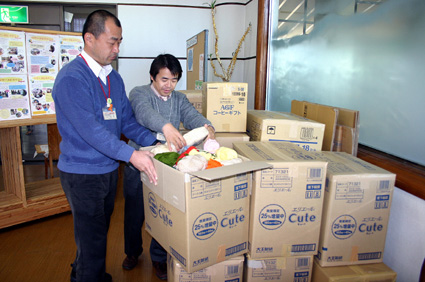 「郡山へ毛糸を」の呼びかけに段ボール箱17個分集まる