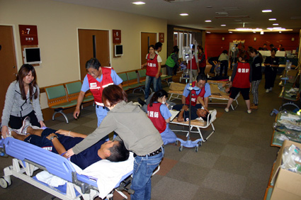 災害派遣の教訓を生かして 大震災想定で医療訓練