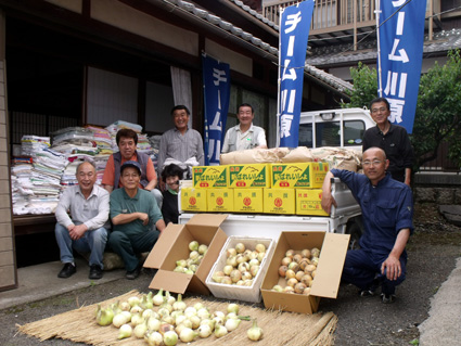 チーム川原　救援物資持って