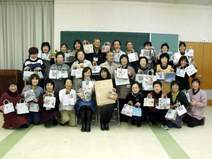 新たな息吹 “四万十川新聞バッグ”