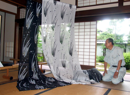 湖国に息づく麻織物「のれん展～継承と発展～」