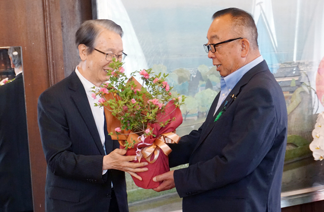 「緑や花により一層親しんで」