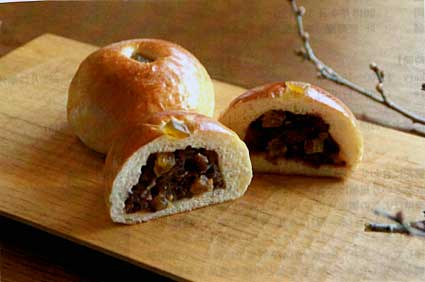梅の実とあんのコラボあんぱん
