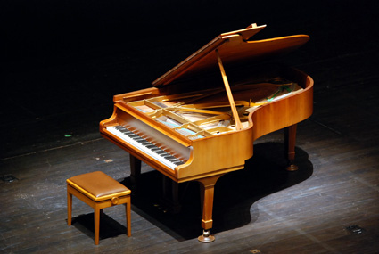 スタインウェイ“ピノ”シリーズVol.1「林光に寄せる歌」