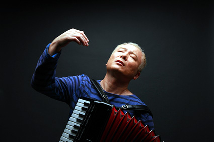 情熱のアコーディオン「ｃoｂａ」20周年公演