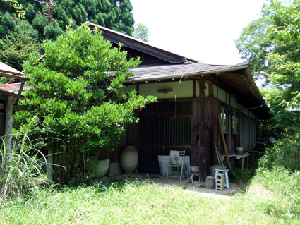 嘉田知事 不法建築物を20数年来所有