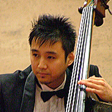 「ロビーコンサート～湖畔に響く、低音デュオ～」