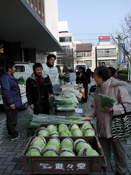 青年らの朝市、地域に活気！存続で揺れる滋賀会館で
