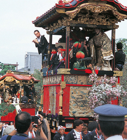 大津祭曳山巡行の有料観覧席