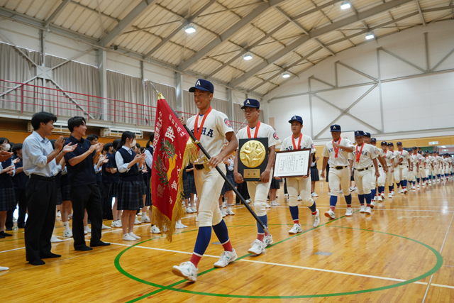 悲願の初舞台へ 綾羽高校で壮行会