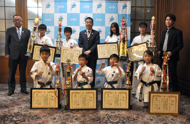 空手道全国大会で入賞8人