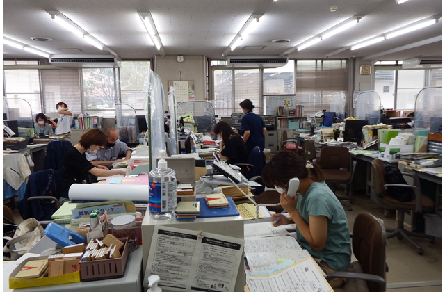 コロナ第5波　直面する課題（２）感染爆発　対策の最前線を襲う