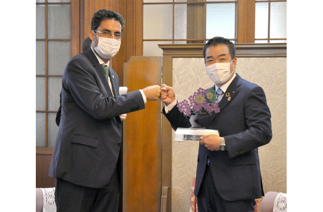 駐日ブラジル大使が知事を表敬