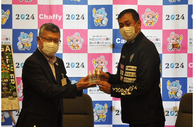 MIOびわこ滋賀　県へアルコール消毒液寄贈