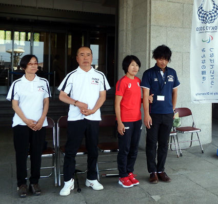 来月7日開幕リオパラリンピック 県庁で県内出身選手の激励会