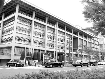 考える会 本命の蔦田氏か、大穴の山本氏に絞り込む!?