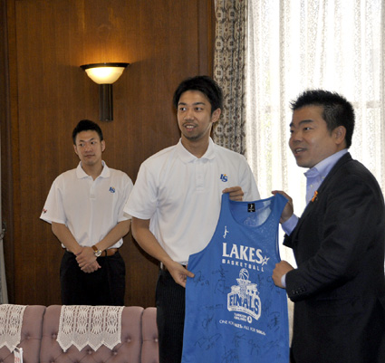 三日月知事、橋川市長に