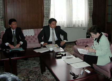 嘉田知事に直接訴え