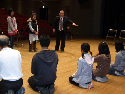 演じる楽しさ知る！ 八日市文芸会館で ワークショップ