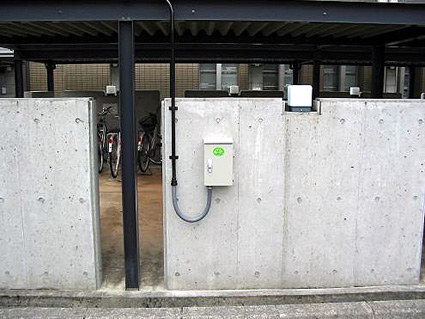 県がEV充電設備10カ所設置 スタンド型とコンセント型の2種類